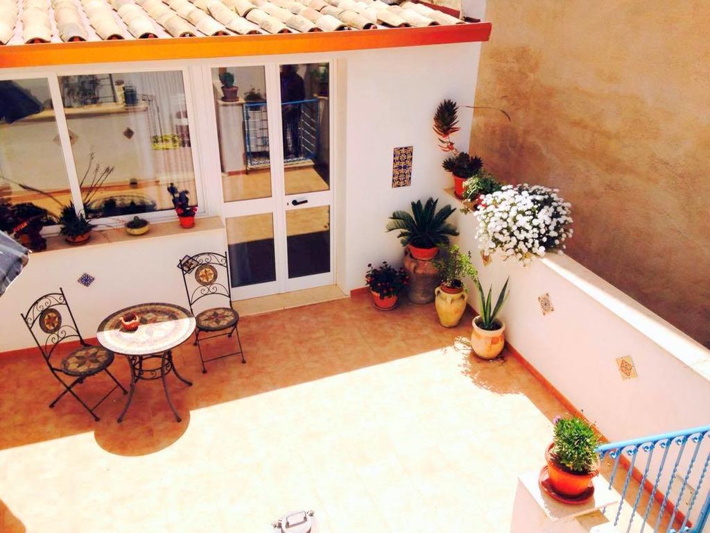 Case Vazzana - Cortile Sant'Agostino 마자라데발로 외부 사진