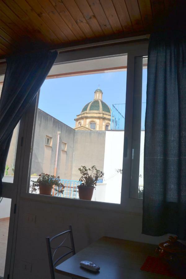 Case Vazzana - Cortile Sant'Agostino 마자라데발로 외부 사진