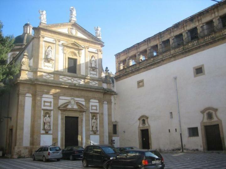 Case Vazzana - Cortile Sant'Agostino 마자라데발로 외부 사진